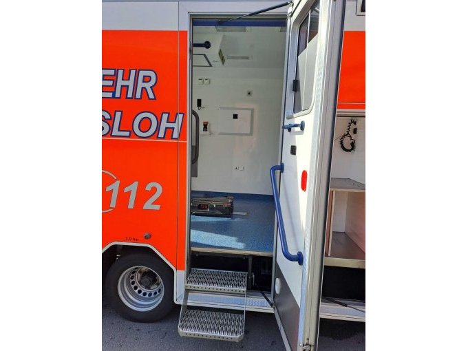 Zugang Patientenraum rechts