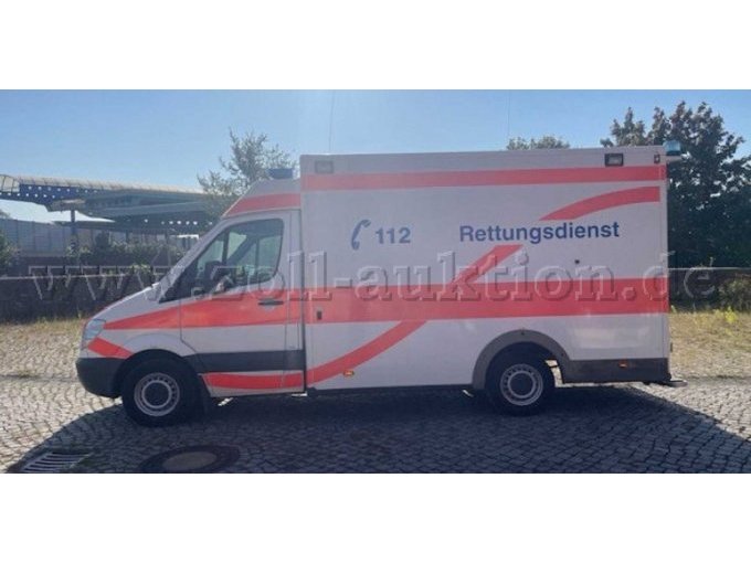 1 Rettungswagen (RTW) Mercedes-Benz Sprinter, EZ 2012, 413.659 km – foto 2 – kavel bij Zoll-Auktion, Helmstedt