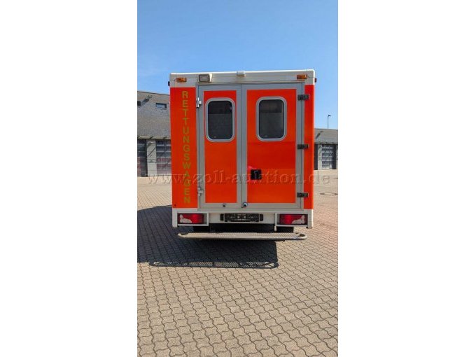 Rettungswagen Heckansicht