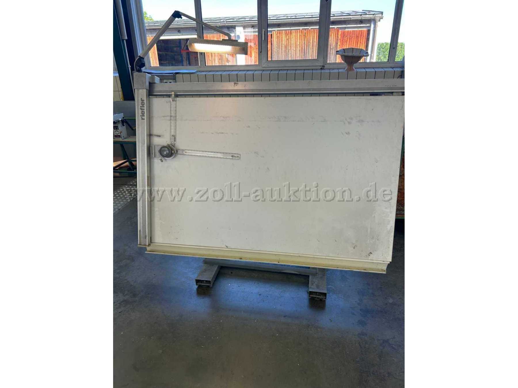 Riefler Zeichnemaschine A O - Ansicht Front