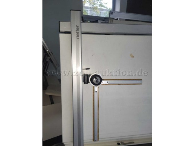 Detailansicht Schlitten und Zeichenmaschine
