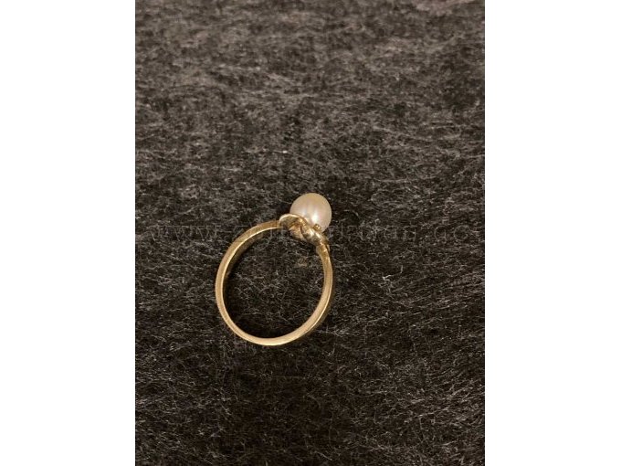 Draufsicht Ring mit Perle