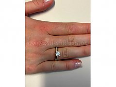 Ring 585er Gold mit weißem Stein