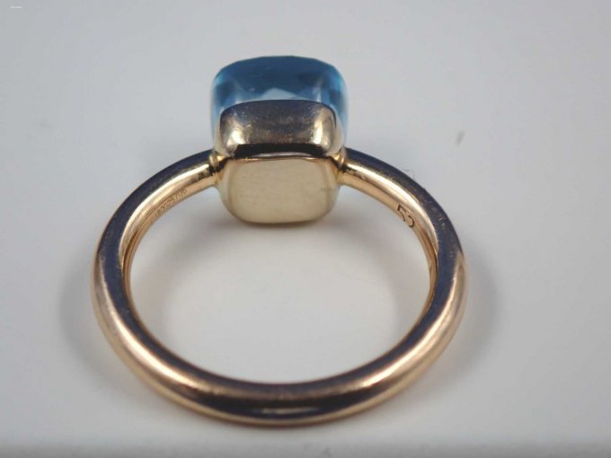 Blick auf die Einfassung des Glassteines