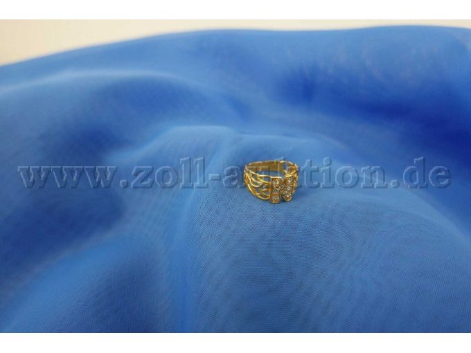 1 Ring 750er Gelbgold mit eine "N" und 8 Steinen - Diagonalansicht von vorn