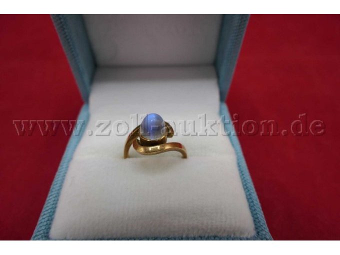 1 ring van 585/- geelgoud met een maansteen-cabochon; 4,7 g; maat 53 – foto 2 – kavel bij Zoll-Auktion, Paderborn