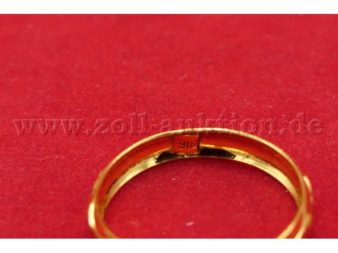 Detailaufnahme der 916er Punzierung