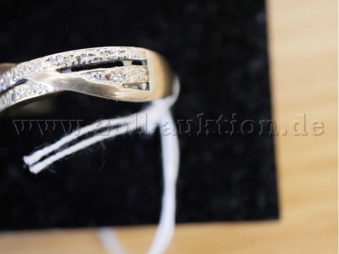 Frontansicht, kleiner Diamant rechts unten