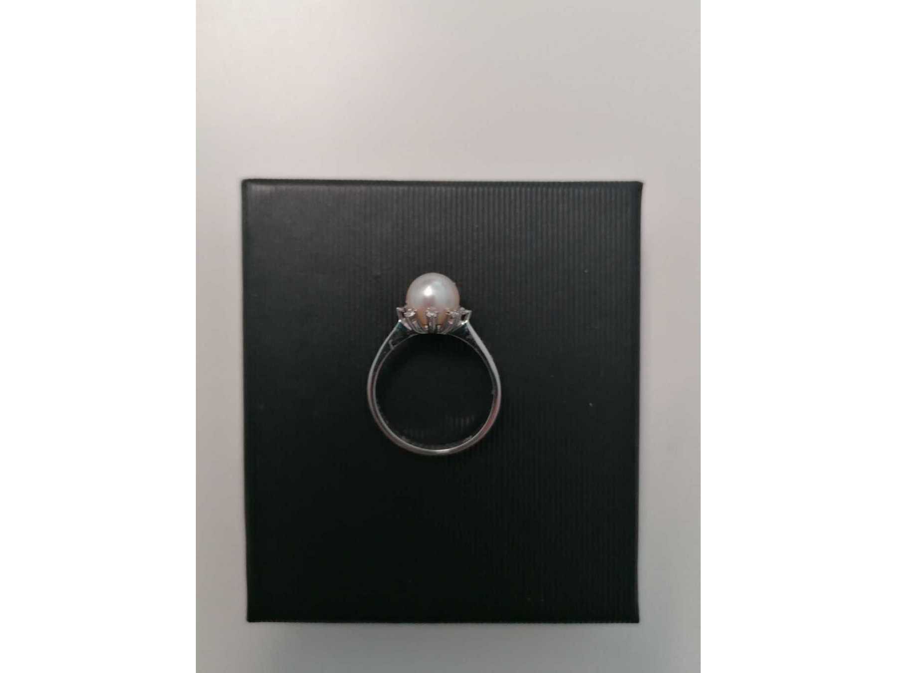 Hauptansicht Ring in 585er Weißgold