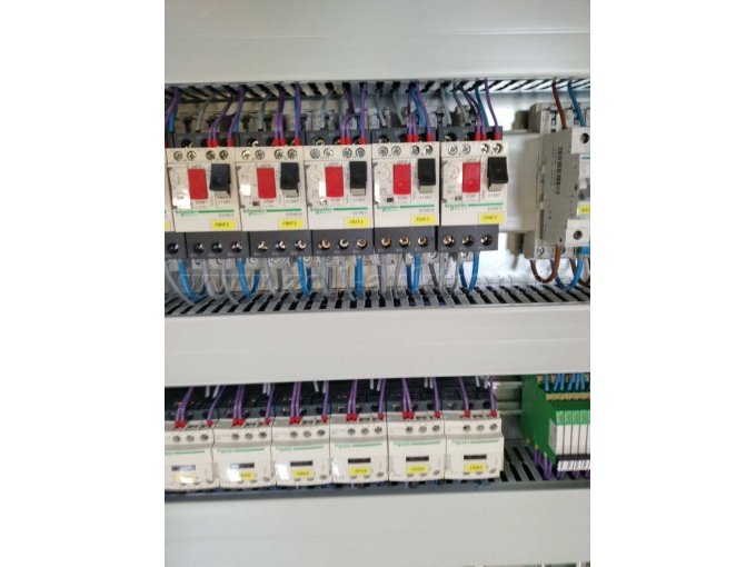 Schneider Electric GV2ME08 Motorschutzschalter und LC1D09 BL Leistungsschütz