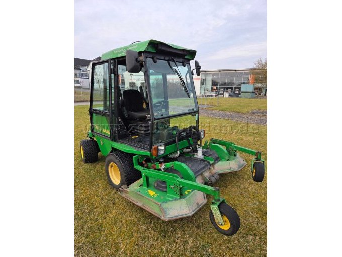 Diagonale von vorn rechts