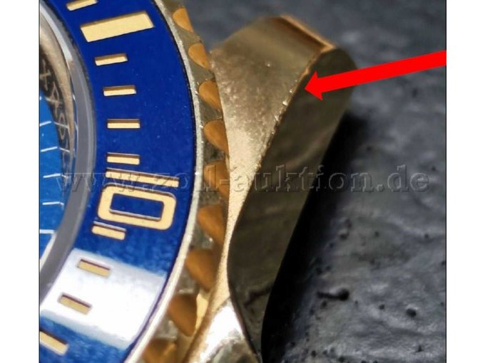 Beschädigung am Gehäuse