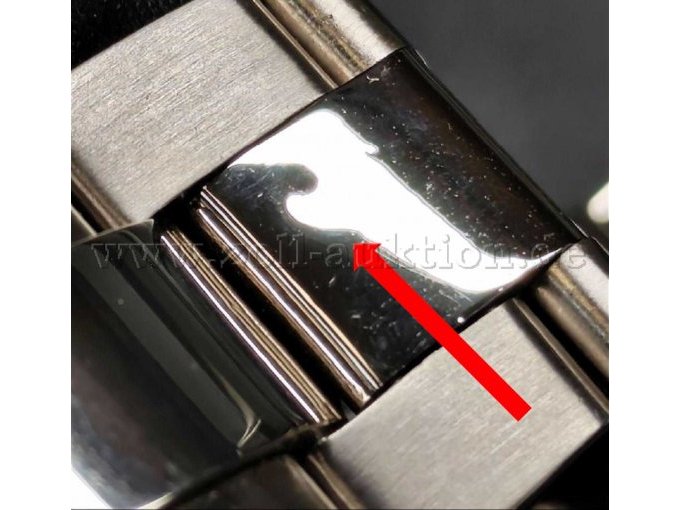 Vertiefung im Armband