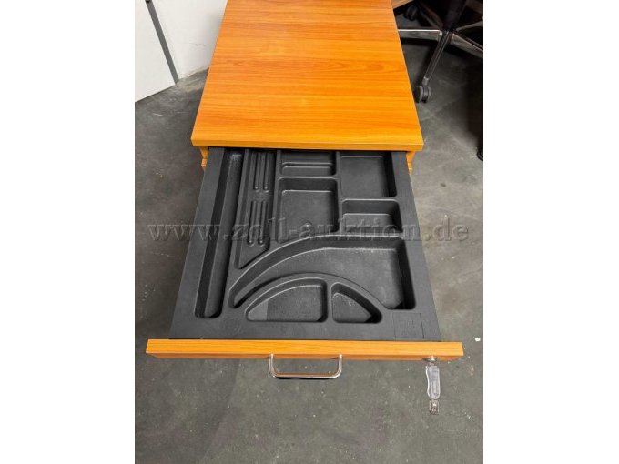 Frontalansicht Rollcontainer, oberste Schublade (Materialfach) offen