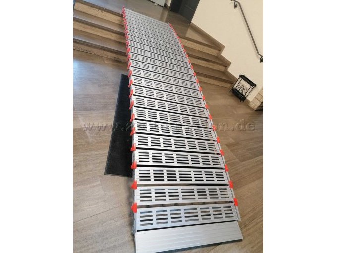 Rollrampe ausgerollt, ohne Stützfüße