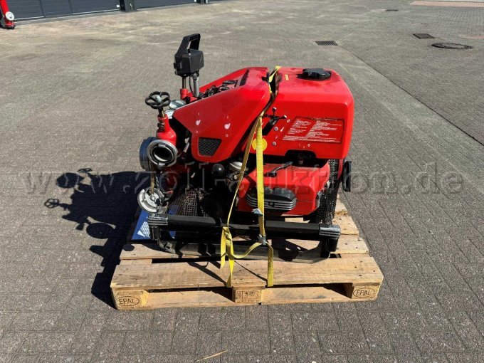 Seitenansicht der Feuerlöschkreiselpumpe, hierauf zu ernennen der Bedienstand der Pumpe Seitenansicht der Feuerlöschkreiselpumpe, hierauf zu ernennen der Bedienstand der Pumpe