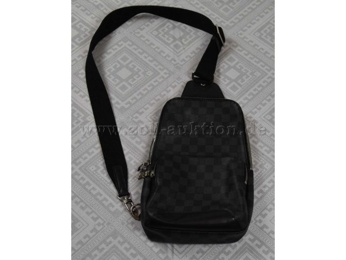 1 Rucksack „Louis“ Vuitton“ Modell: Avenue Sling Bag