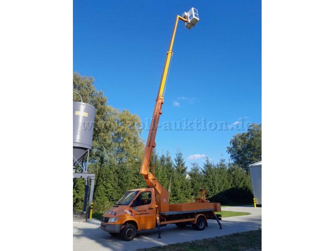 Teleskopmast ausgefahren