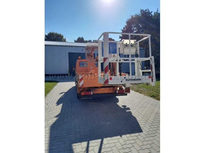 Rückansicht mit Arbeitskorb