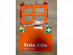 Erste Hilfe Koffer mit Wandhalterung