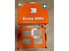 Koffer mit Wandhalterung