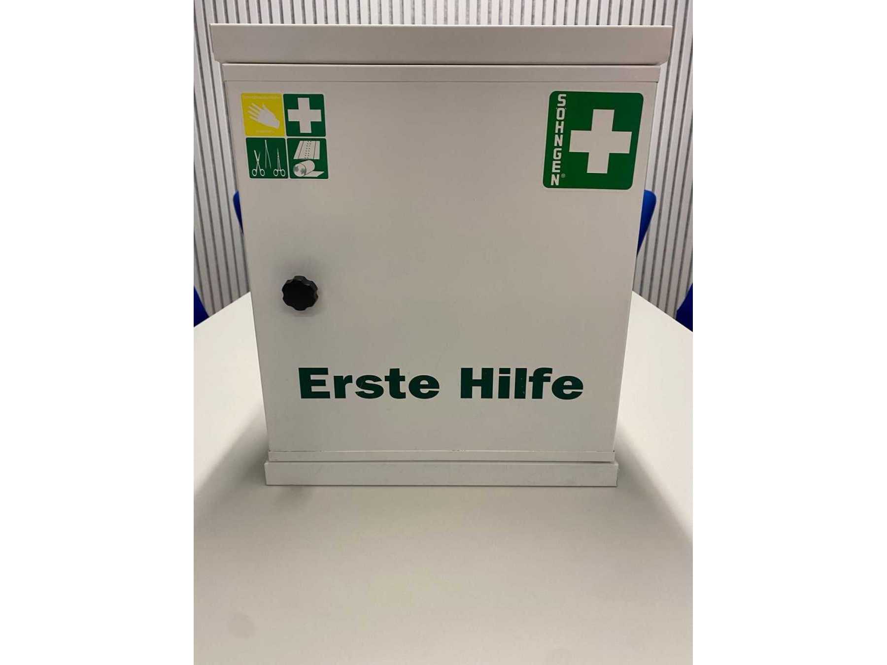 Erste-Hilfe-Schrank - Frontansicht
