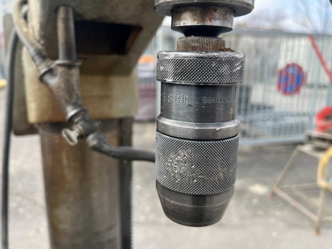 B 16 Schnellspannbohrfutter mit MK 2Aufnahme