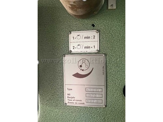 Säulenbohrmaschine_Angaben auf Plakette