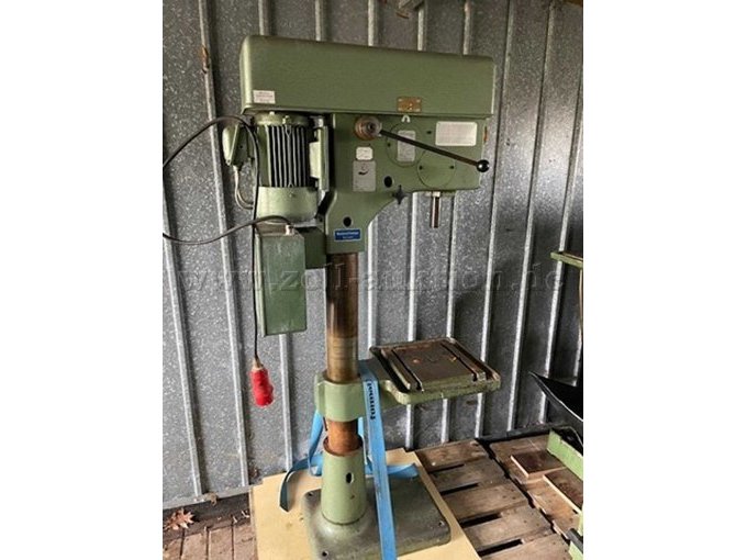 Säulenbohrmaschine Ansicht seitlich