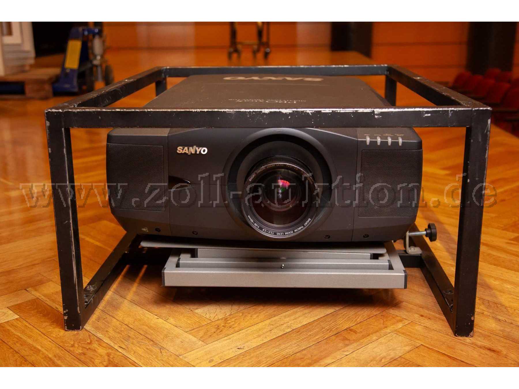 Beamer im Flugrahmen