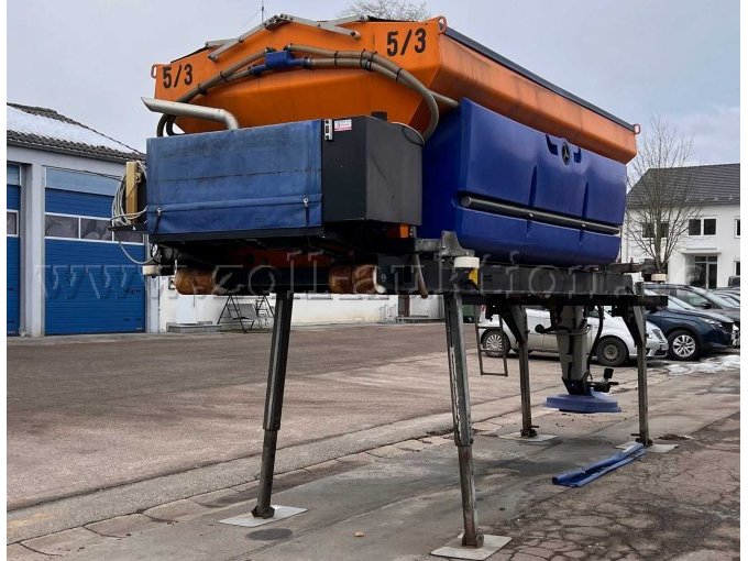 seitlich vorne links