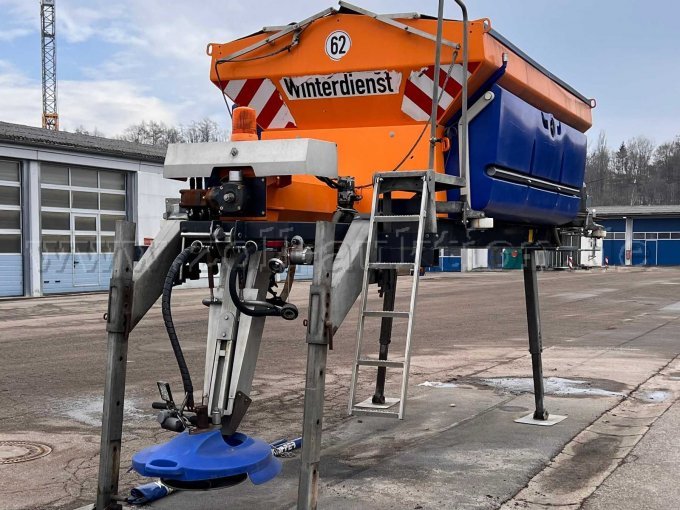 seitlich hinten rechts