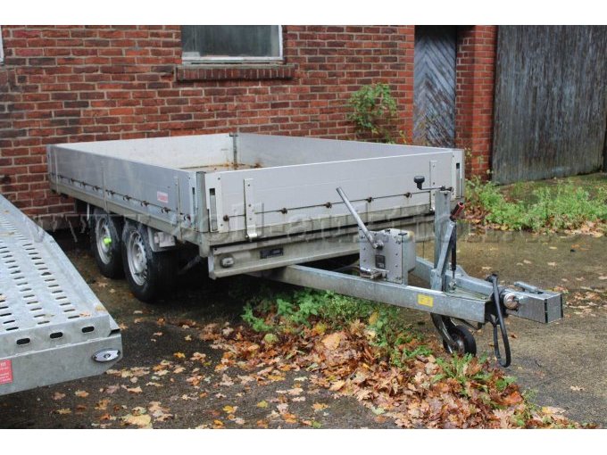 Diagonale vorne rechts