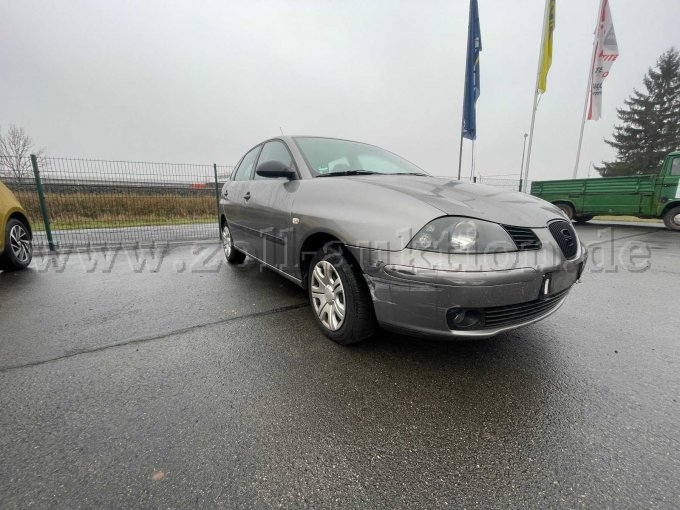 Gesamtansicht schräg von vorn