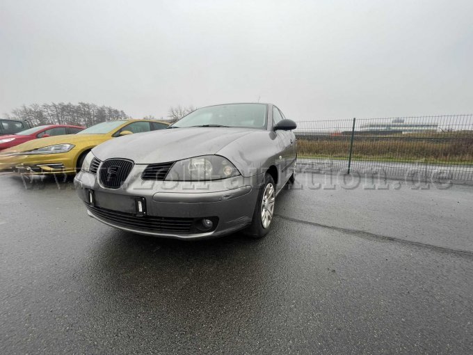 Gesamtansicht schräg von vorn