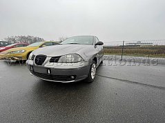 Gesamtansicht schräg von vorn