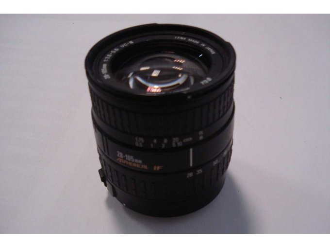SIGMA ZOOM 28-105mm 1 : 3.8-5.6 DC-III Objektiv.