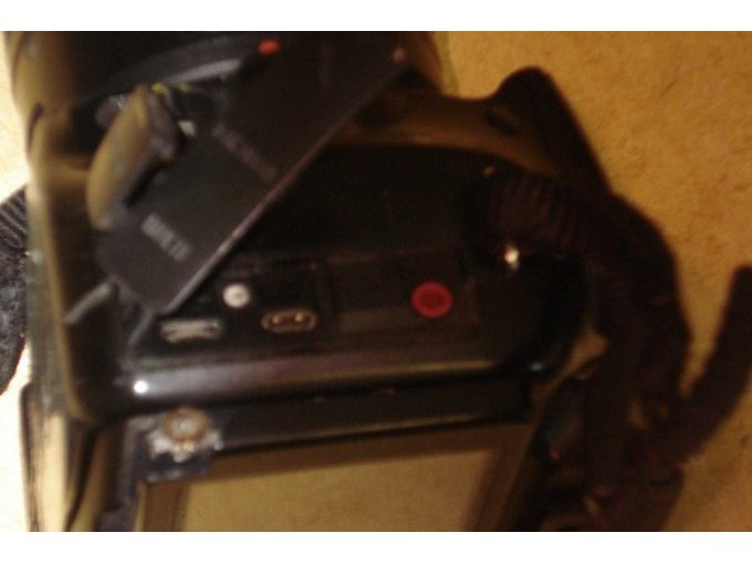 Die Anschlussbuchsen für die Kabel.