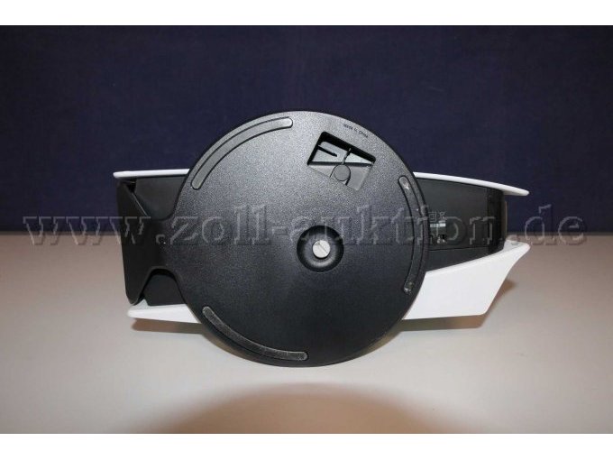 Detailaufnahme von unten mit Standfuß