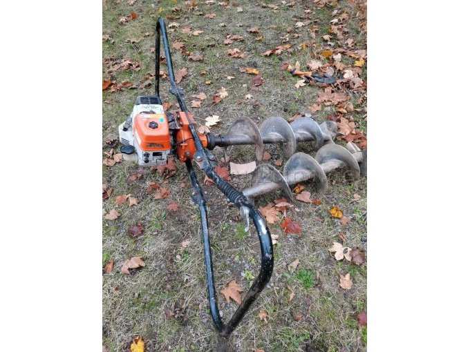 Seitenansicht Erdbohrer