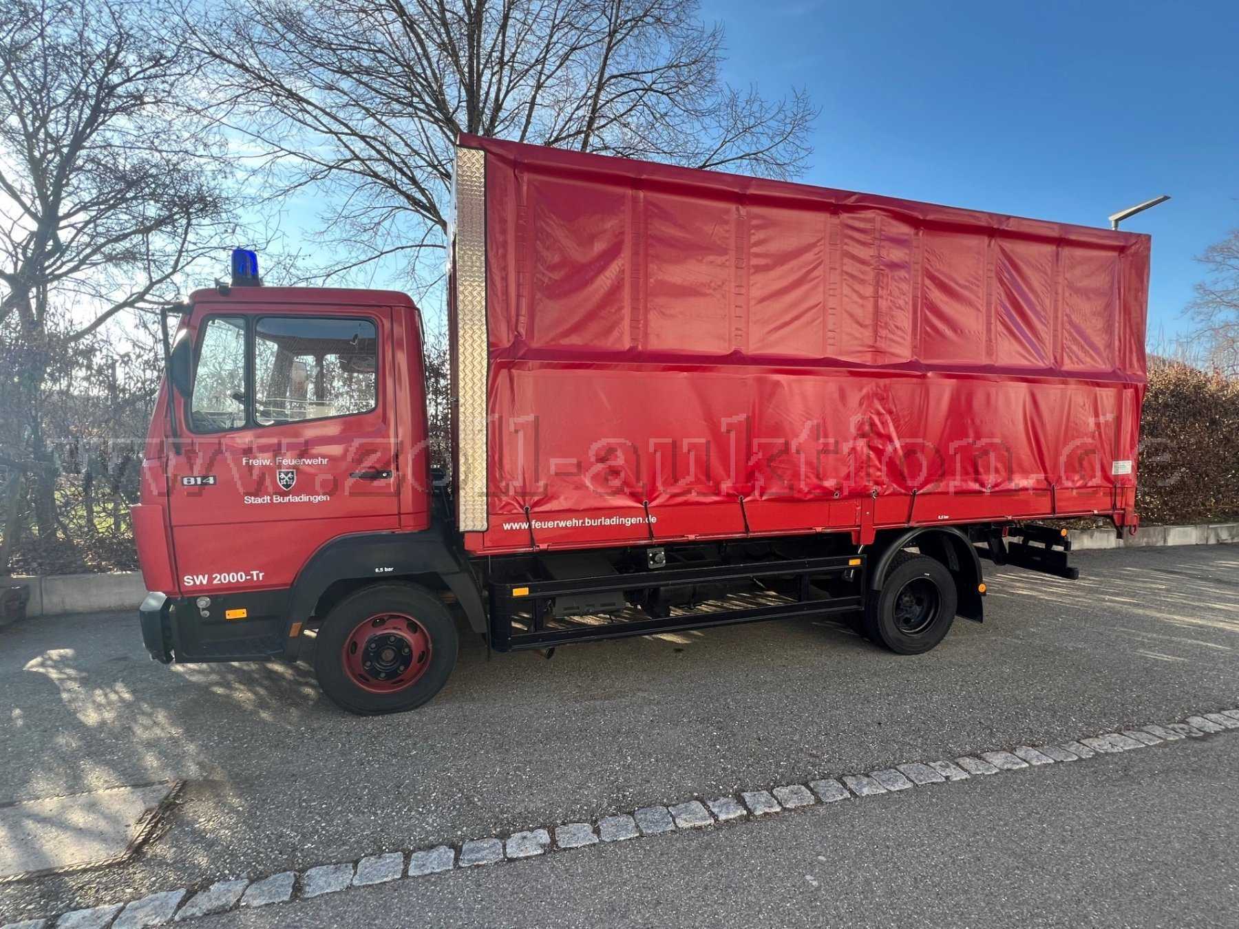 Fahrzeugseite links, Plane geschlossen