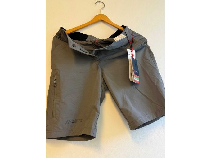 Vorderansicht shorts grau