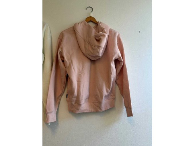 Rosa Pulli von hinten