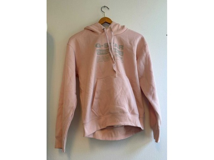Rosa Pulli von vorne