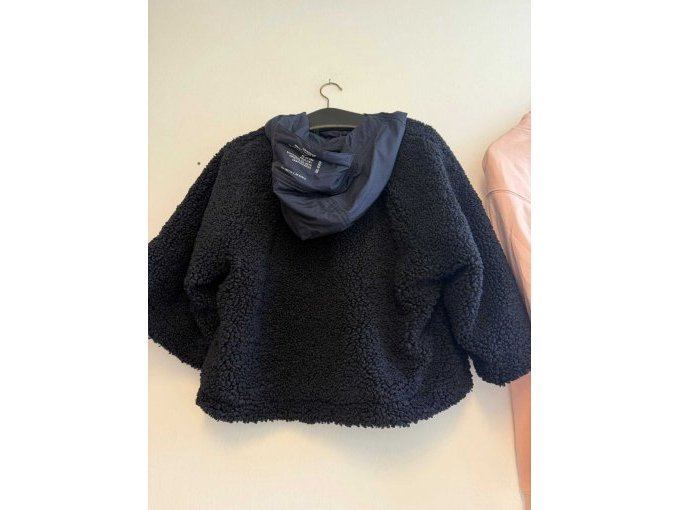 Blauer Teddy Pulli von hinten