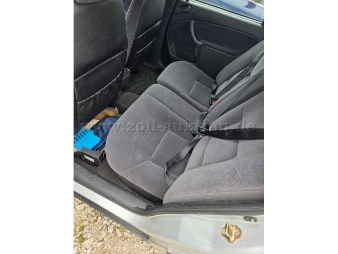 09. Innenansicht (Rückbank)