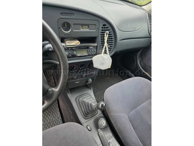 10. Innenansicht (Cockpit)