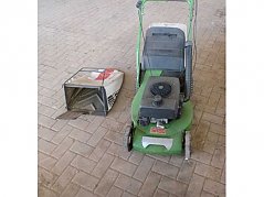 Rasenmäher mit 2 Auffangkörben
