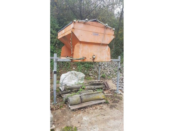 Salzstreuer Schmidt Silo Streuautomat Mitos II SSt 24 auf Stützen