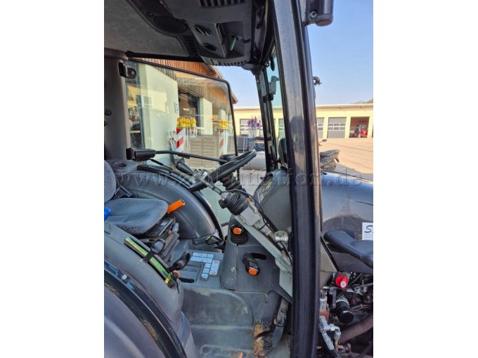 Innenraum von rechts